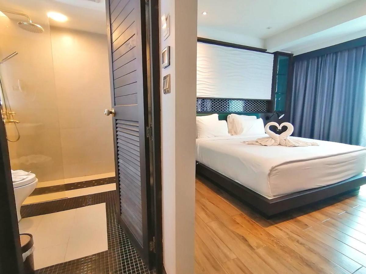 Holatel Hotell Phitsanulok Exteriör bild