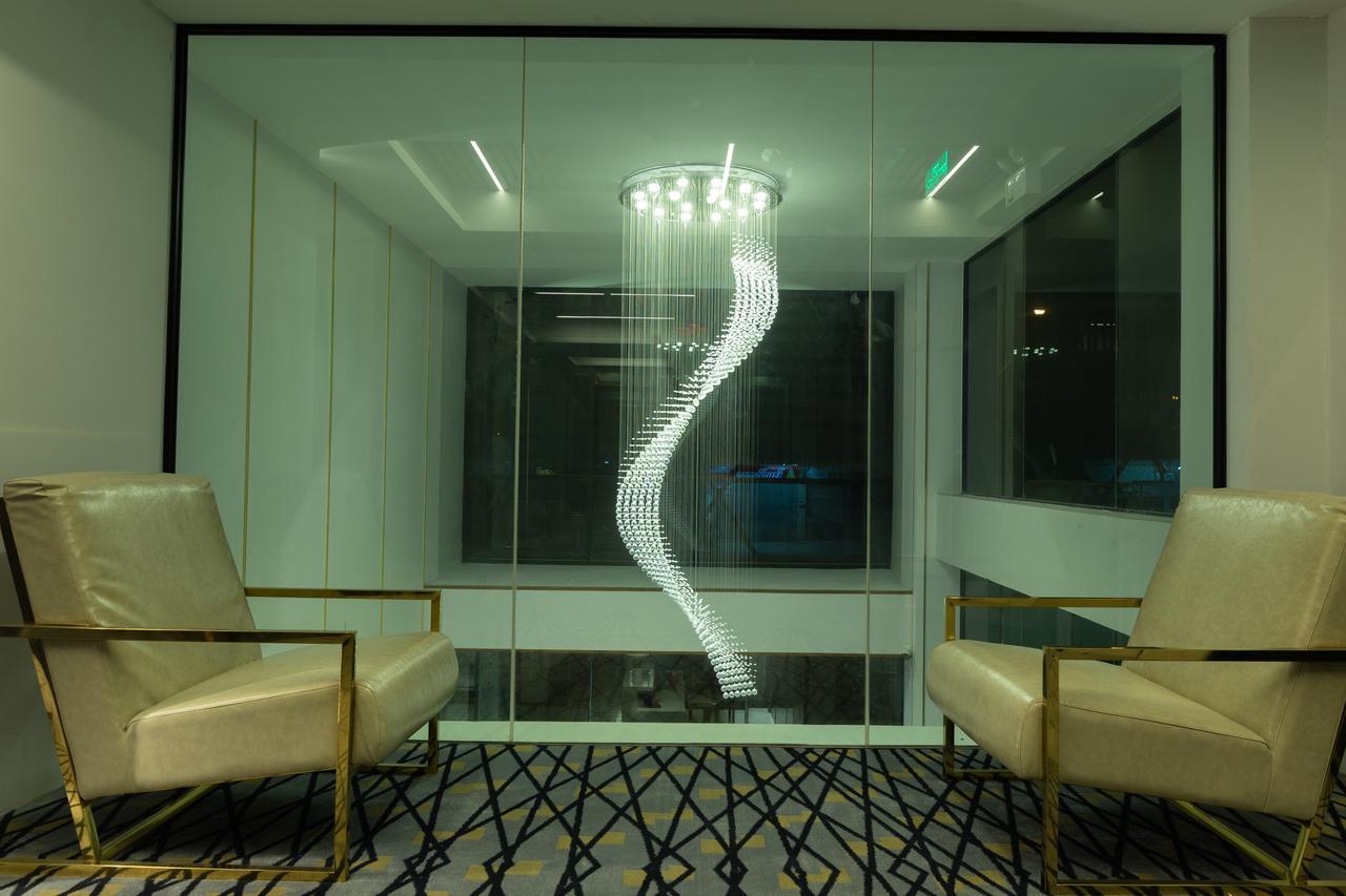Holatel Hotell Phitsanulok Exteriör bild
