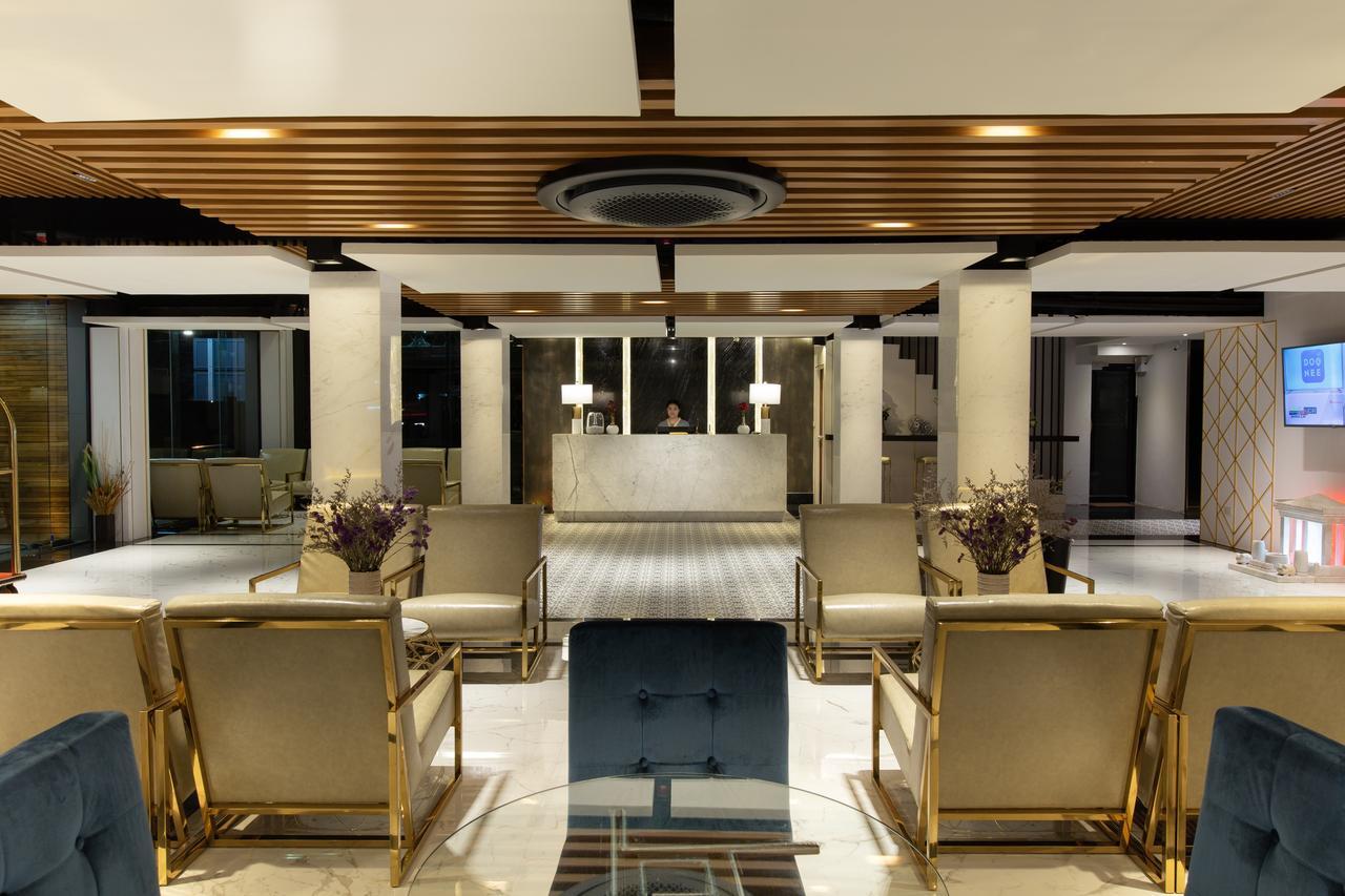 Holatel Hotell Phitsanulok Exteriör bild