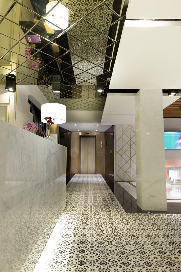 Holatel Hotell Phitsanulok Exteriör bild